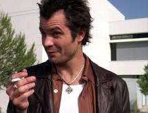 Timothy Olyphant smoking